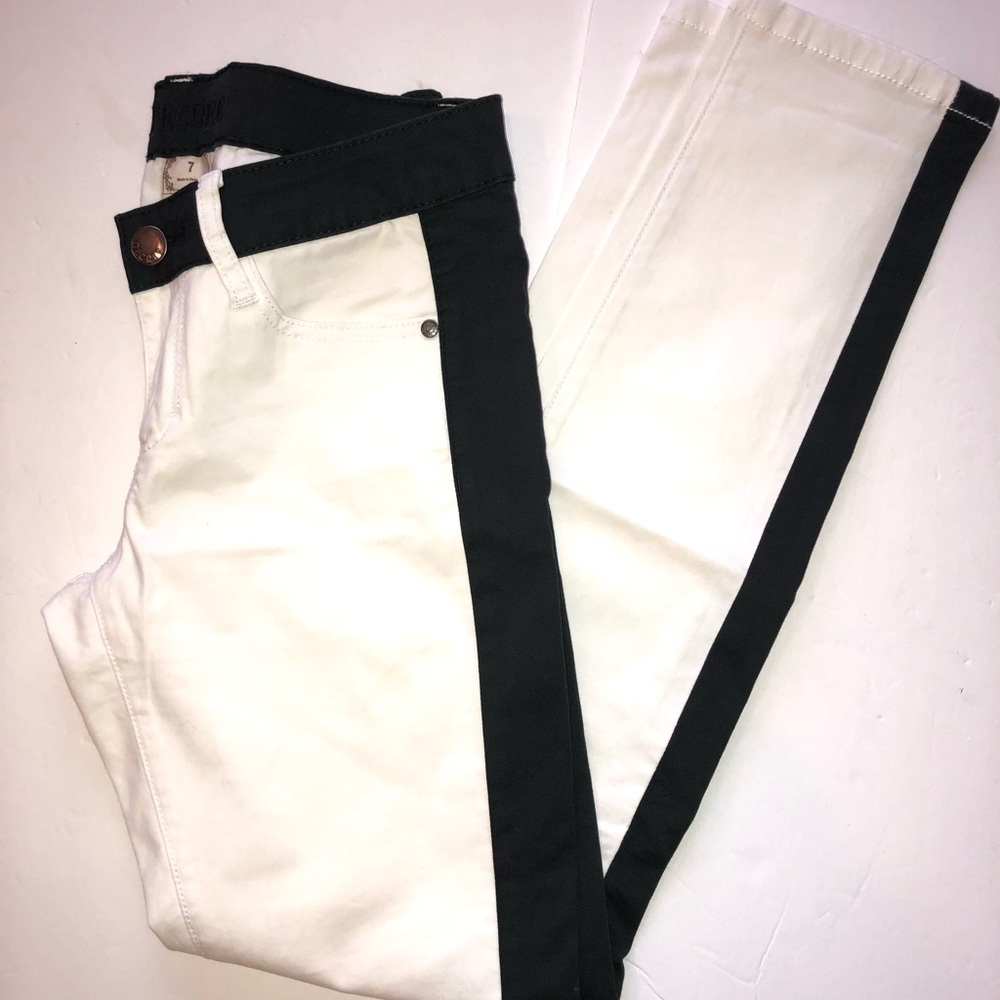 Super Skinny Degree White Jeans w/ Black sideline